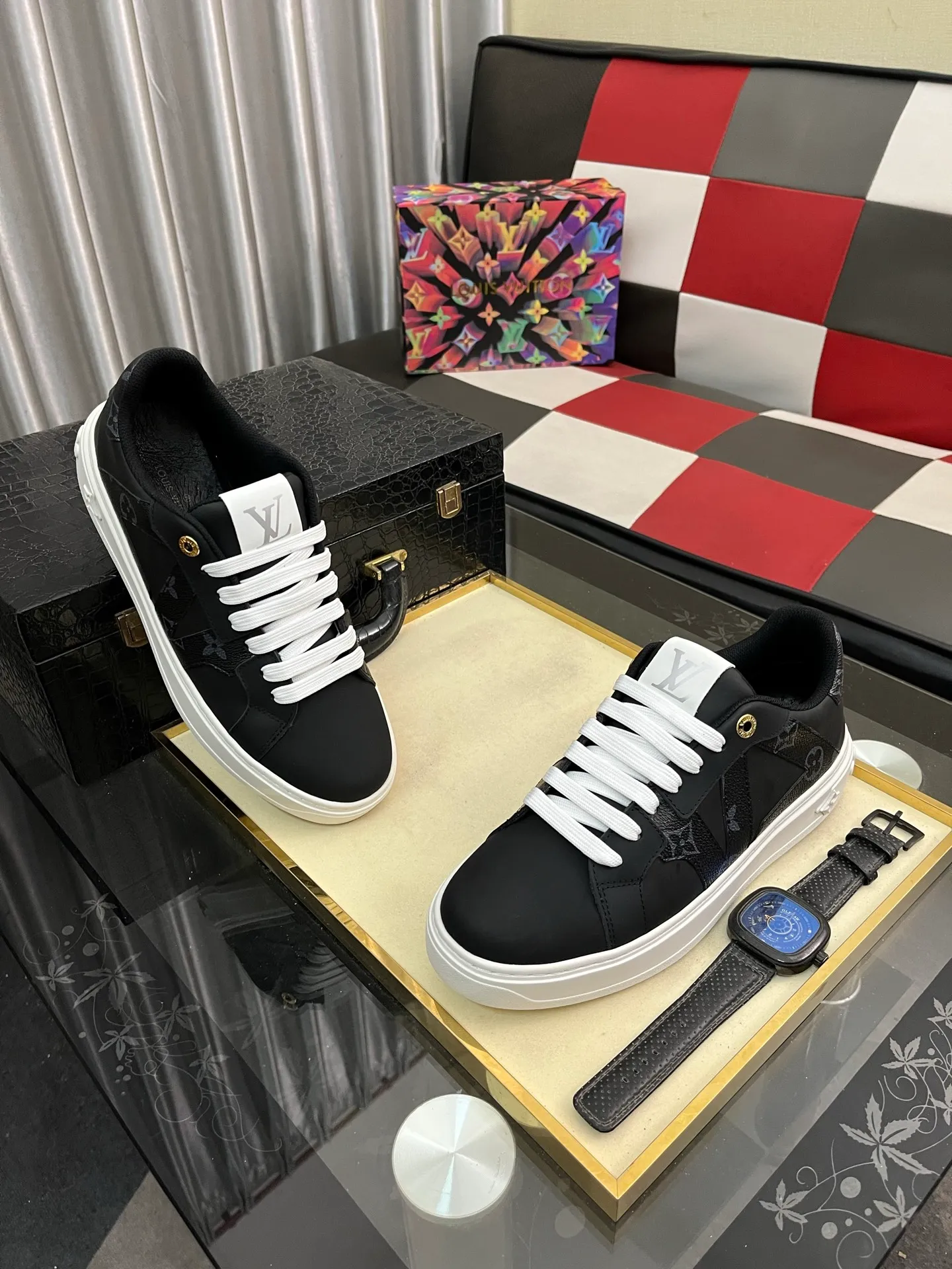 Men's shoes 💰520⌚️⌚️LV Louis Vuitton. The latest fashionable casual shoes are popular in physical stores. New spring and summer comfortable imported custom original cowhide, unique jacquard fabric element design. With sheepskin lining, Lv original bottom, [sun][sun] high-end packaging and high quality💪Details determine the quality, you can enter and leave the counter at will, welcome to compare🇮🇹Number of sizes 38-445️⃣Color options available